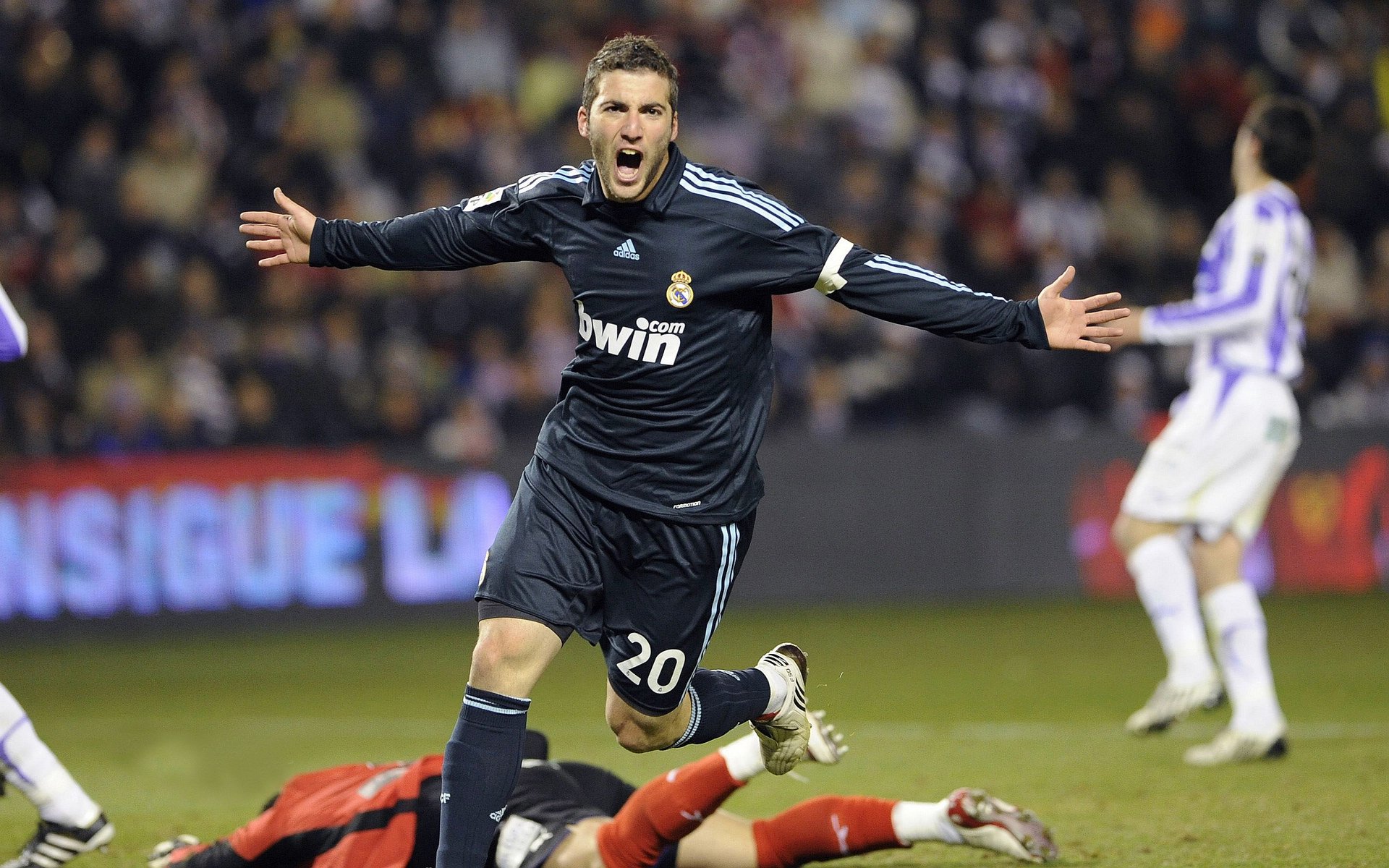 开云APP-弗赖堡主场击败实力劲旅，展现强大战斗力，弗赖堡新球场